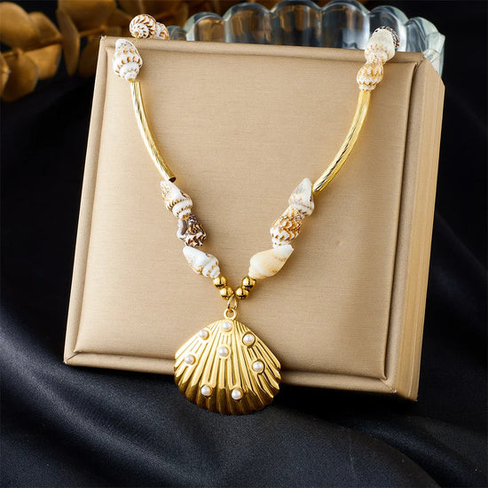 “Tropical Retro Shell Pendant Necklace for Women”